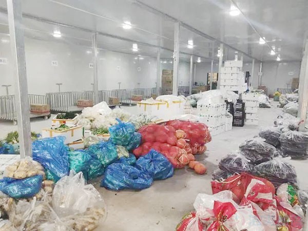 在冷庫使用中，如何根據(jù)食品分類確定貯藏溫度值？